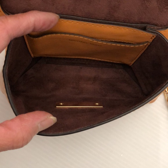 MICHEAL KORS LEATHER CROSSBODY HANDBAG WOMENS SIZE S - Picture 10 of 15